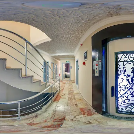 Hotel Anna Queen 3*