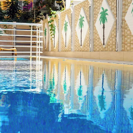 Anna Queen Hotell 3*